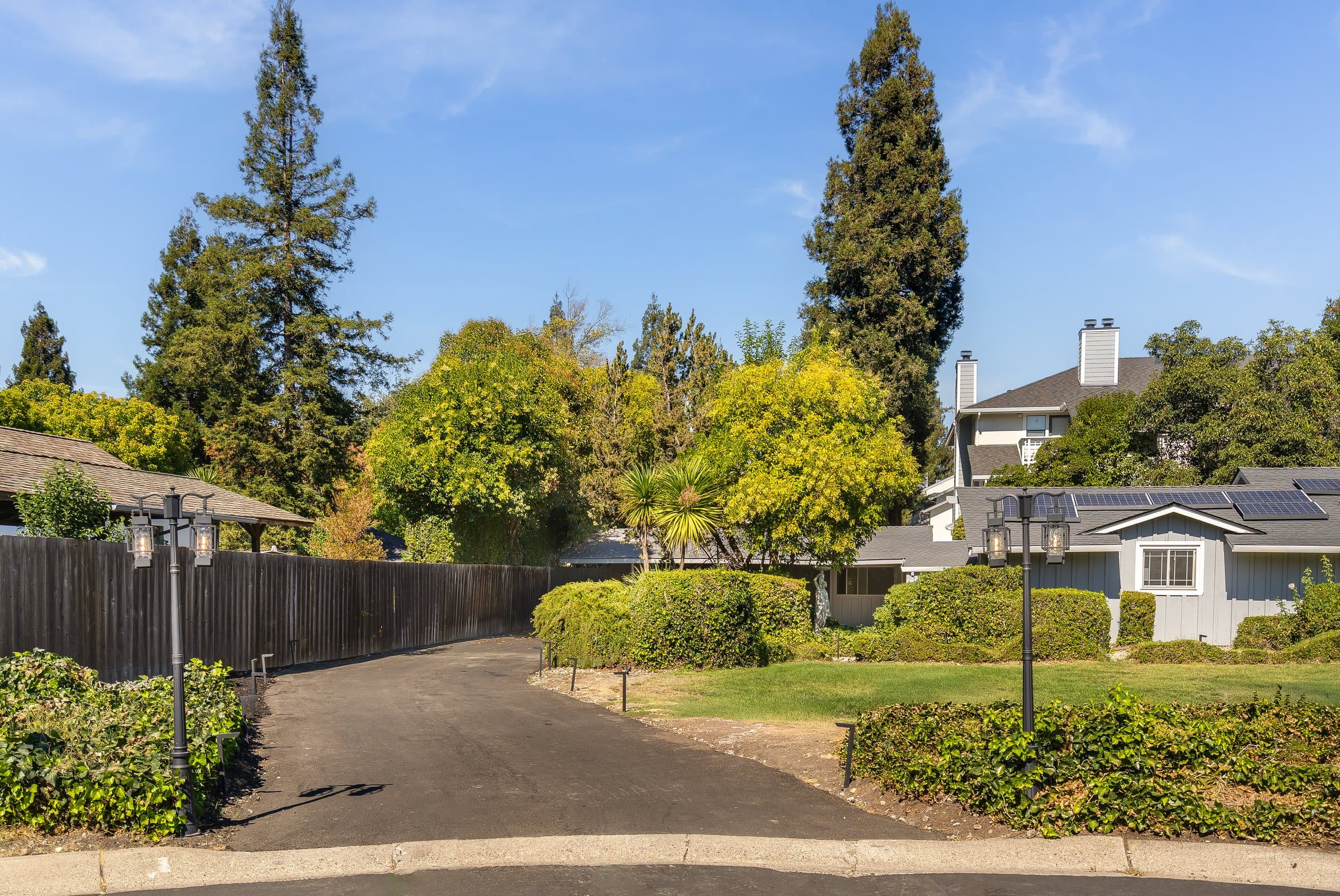 The driveway at 48 Kingston Place, leading in from the cul-de-sac.